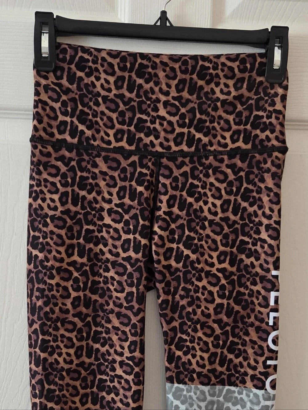 RARE WITH Peloton Real Cheetah Print Capri Leggings Pants Size Small Workout